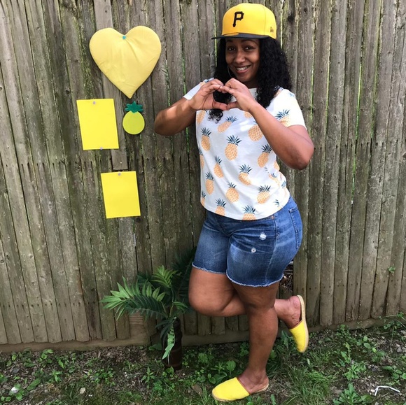 Meet your Posher, Amanda - Picture 3 of 3